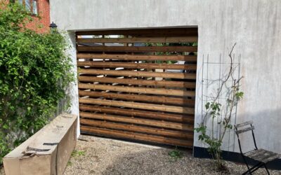 Fra udtjent garage til moderne carport!